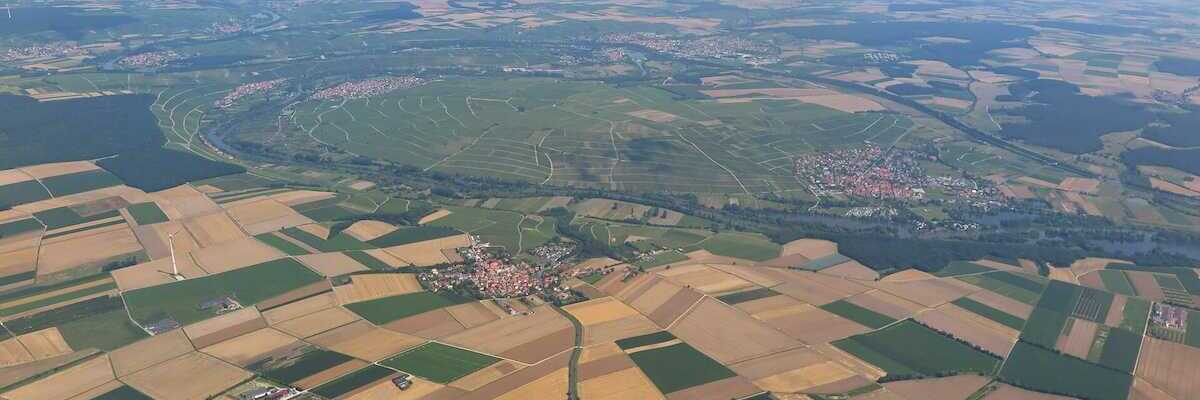 Flugwegposition um 10:22:49: Aufgenommen in der Nähe von Kitzingen, Deutschland in 1377 Meter